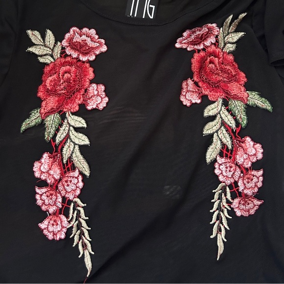 TMG Rose Tunic Top, Size Small- EUC - Picture 6 of 6